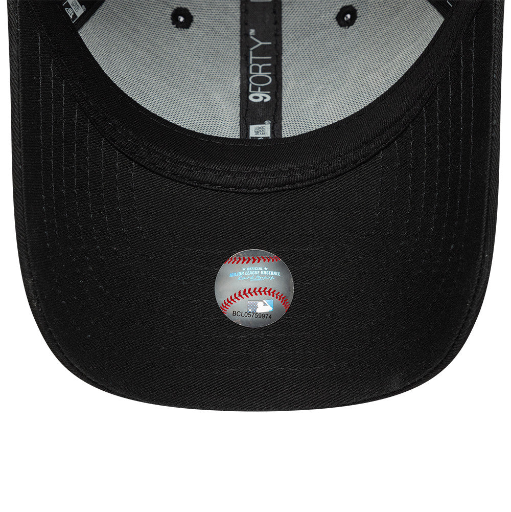 New York Yankees MLB Apple Icon 9Forty Strapback Black